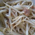 highzi's cooksnap of when they made 魚肉ソーセージともやしのオイマヨ炒め.