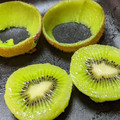 ゆけり３兄弟's cooksnap of when they made スプーンで簡単！キウイ皮むきのコツ.