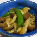 nonnon♪'s cooksnap of when they made スナップエンドウとしめじのスパイシー炒め.