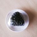 take♪aki♪'s cooksnap of when they made 運動会のおにぎりに♡海苔が噛み切れる裏技.