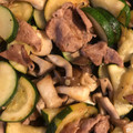 はれった's cooksnap of when they made 簡単！ズッキーニときのこの豚バラ炒め.