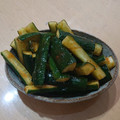 ラリー＆サラ's cooksnap of when they made ご飯、おつまみに　胡瓜のキムチの素炒め.