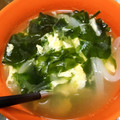 すぬ♥'s cooksnap of when they made 玉ねぎとワカメの中華スープ.