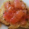 クックUL8OCM☆'s cooksnap of when they made カリカリフランスパンに赤いトマト.