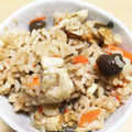 クック8WGPUO☆'s cooksnap of when they made 【簡単】きのこの炊き込みご飯.