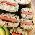 日系スーパーの住人's cooksnap of when they made ハワイ風！スパムとふりかけのおにぎらず.