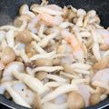 hiro_aya's cooksnap of when they made 5分で完成！醤油レモンのエビしめじ炒め！.