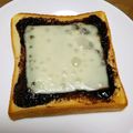 ＊なぁ＊'s cooksnap of when they made 簡単☆チョコとチーズのトースト☆.