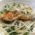 クックM6DK2O☆'s cooksnap of when they made 鮭と豆苗の中華レンジ蒸し.