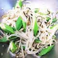 nonopeko's cooksnap of when they made レンジで簡単！もやしとオクラの塩昆布和え.