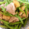 クックN1BNAV☆'s cooksnap of when they made ささげと油揚げと豚バラ肉の炒め物.