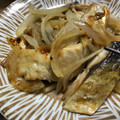 手抜きクック's cooksnap of when they made 塩さばとたまねぎのバター蒸し✾.