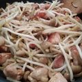 みこひろママ's cooksnap of when they made もやしでカサ増し！鶏肉のガリバタ醤油炒め.