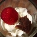 inLondon's cooksnap of when they made 余った生クリームで＊苺大福風パフェ.