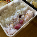 ゆいランラン's cooksnap of when they made しば漬け混ぜただけのおむすび.