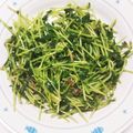 pucyipan's cooksnap of when they made 簡単豆苗シャキシャキ炒め.