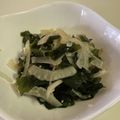 papikun's cooksnap of when they made わかめ、玉ねぎ、きゅうりの酢の物.