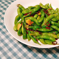 あゆまんま♪'s cooksnap of when they made 枝豆とニンニクと唐辛子蒸し焼き.
