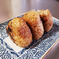 くまのぶーたろう's cooksnap of when they made 余った炊き込みご飯で♪焼きおにぎり.