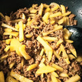 yamama☆'s cooksnap of when they made 給食の味♪じゃがいものそぼろ炒め.