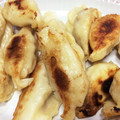 クックFQWH28☆'s cooksnap of when they made キャベツと玉ねぎのジューシー焼き餃子☆.