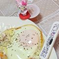 ゆけり３兄弟's cooksnap of when they made ベーコンチーズの目玉焼き.