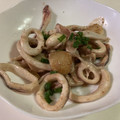 papikun's cooksnap of when they made まるごとニンニクとイカのマヨ炒め！.