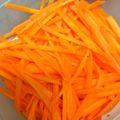 え～み～'s cooksnap of when they made 簡単つけあわせ☆人参のらっきょう酢ラペ.