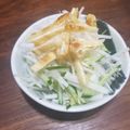 ふわりぃ★'s cooksnap of when they made カリカリうす揚げとパリパリ大根のサラダ.