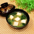 なつき☆ミ's cooksnap of when they made 小松菜と絹揚げの味噌汁.