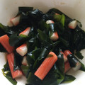 まゆのふ♬'s cooksnap of when they made 箸休めに♡簡単わかめとカニカマの酢の物.
