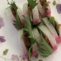 わたるんママ's cooksnap of when they made 簡単おつまみ しそと梅のカマボコとじ.