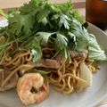 まーちんりくせん's cooksnap of when they made パクチー山盛りで！エスニック焼きそば.