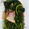 桜々しょっち's cooksnap of when they made 簡単！春菊とベーコンのバター炒め.