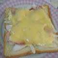 くっくのん's cooksnap of when they made ベーコンたまねぎパン？トースト.