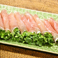 ちべターリー's cooksnap of when they made 切り落とし生ハムのかいわれ大根巻き.