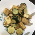 240915's cooksnap of when they made 厚揚げとズッキーニのにんにく味噌マヨ炒め.