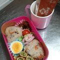 デイジー・リリー's cooksnap of when they made ✾かまぼこの花飾り切り✾.