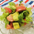 U☆kaoru's cooksnap of when they made アボカドとトマトとレタスのわさびサラダ.