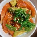 KUUUUUUMIN's cooksnap of when they made サーモンとアボカド丼.