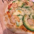 Megurume's cooksnap of when they made オーロラソースでアボカドとエビのピザ.