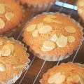 お菓子食べ過ぎ's cooksnap of when they made ホワイトデー焦がしバターが香るマドレーヌ.