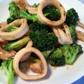 ごちとら's cooksnap of when they made 簡単♪イカとブロッコリーの味噌炒め.