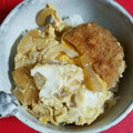 ☆よしにょ☆'s cooksnap of when they made 残ったメンチは卵とじ♪(o^∀^o).