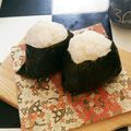 ★サンセット★'s cooksnap of when they made おにぎり　おにぎり屋さんの包み方　.