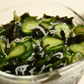conta0602's cooksnap of when they made わかめときゅうりの簡単酢の物.