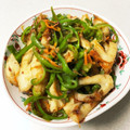 クック725LN5☆'s cooksnap of when they made 簡単美味しい♪ピーマンと竹輪のおかか炒め.