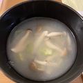 さちぶた♪'s cooksnap of when they made 免疫アップ！オクラとぶなしめじのお味噌汁.
