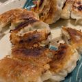 LunaJuno's cooksnap of when they made 特売の生餃子を羽付きで簡単に焼く方法！.