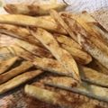 Yokchina's cooksnap of when they made ファミマ ホットチリ味 ポテトフライ.